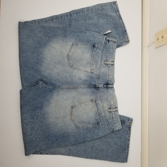 Old Navy Loose/Ample Jeans - Picture 4 of 10